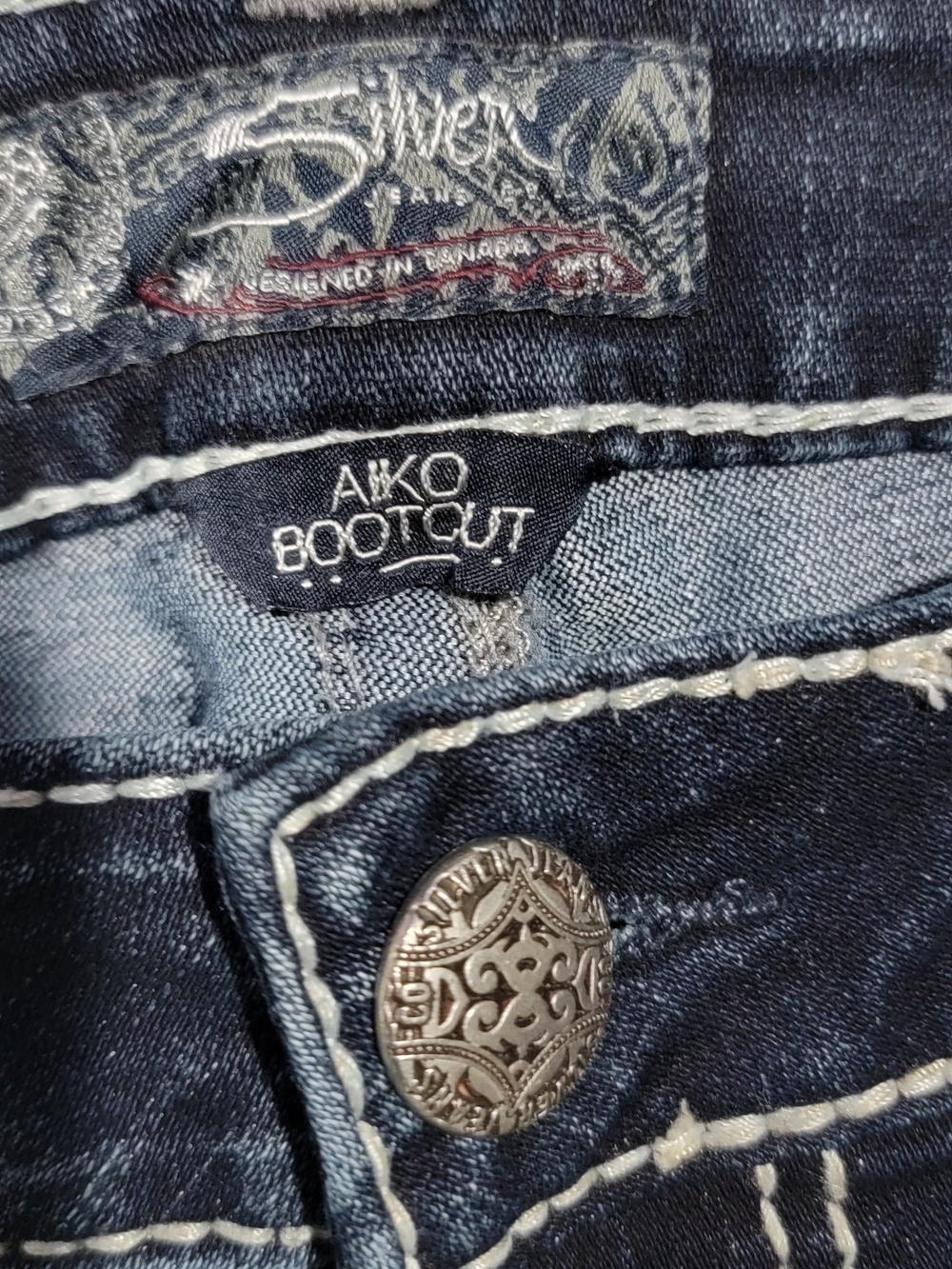 Silver Jeans Aiko Bootcut Jeans - Light Blue Interior & Dark Indigo Waistband